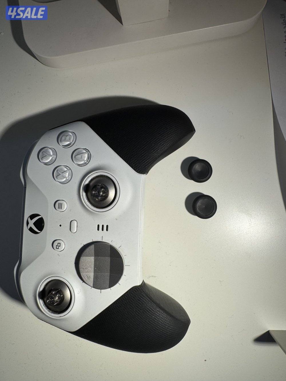 يد تحكم اكس بوكس ايلايت غير مستعمله ولكن مفتوحه من الكرتون سليمه 100%4