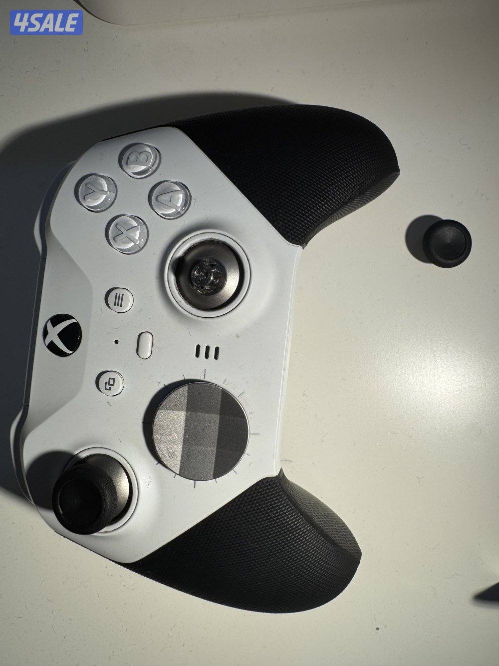 يد تحكم اكس بوكس ايلايت غير مستعمله ولكن مفتوحه من الكرتون سليمه 100%5
