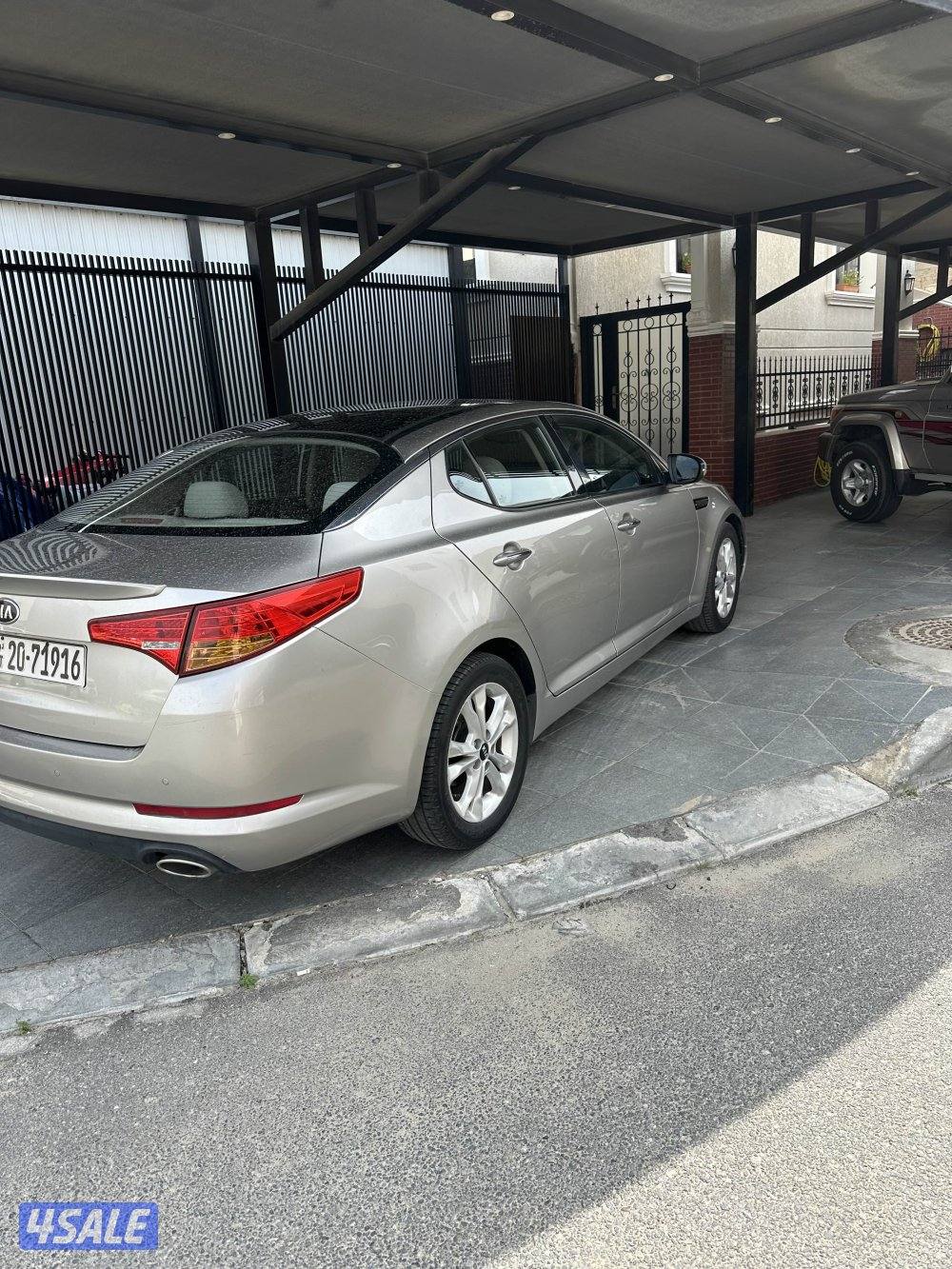 كيا ابتيماموديل2013عداد 68742 قابل للزياده شرط الفحص اللون ذهبي0