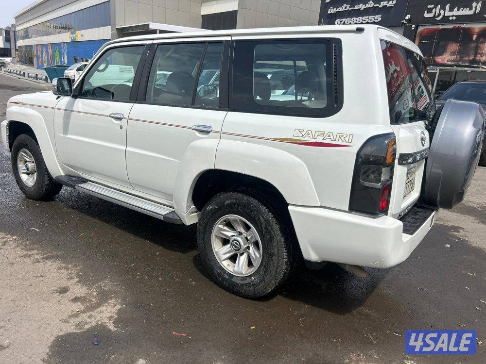 نيسان باترول سفارى موديل 2014 ماشى 393.000 k.m  وارد البابطين3