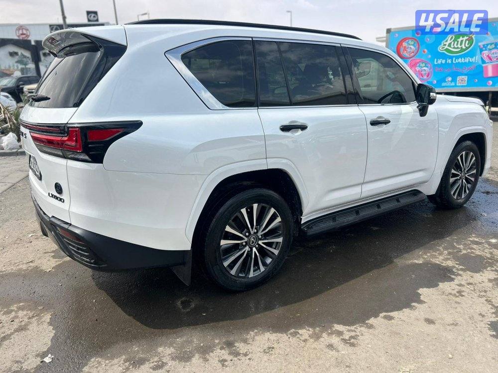 لكزس LX600 درجة ثانيه  twinturbo .V6 موديل 2023 ماشى 81.000 k.m2