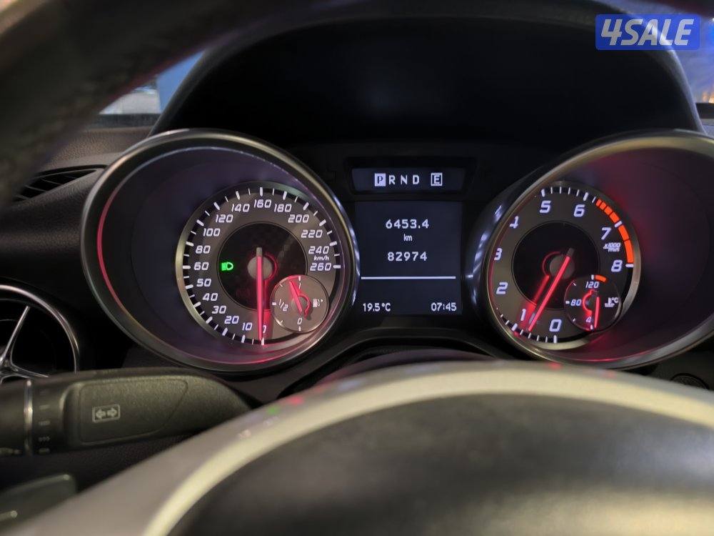 للبيع slk حجم 200 موديل 2013 ماشي 83 الف بحاله ممتازه جدا  3 قطع صبغ2