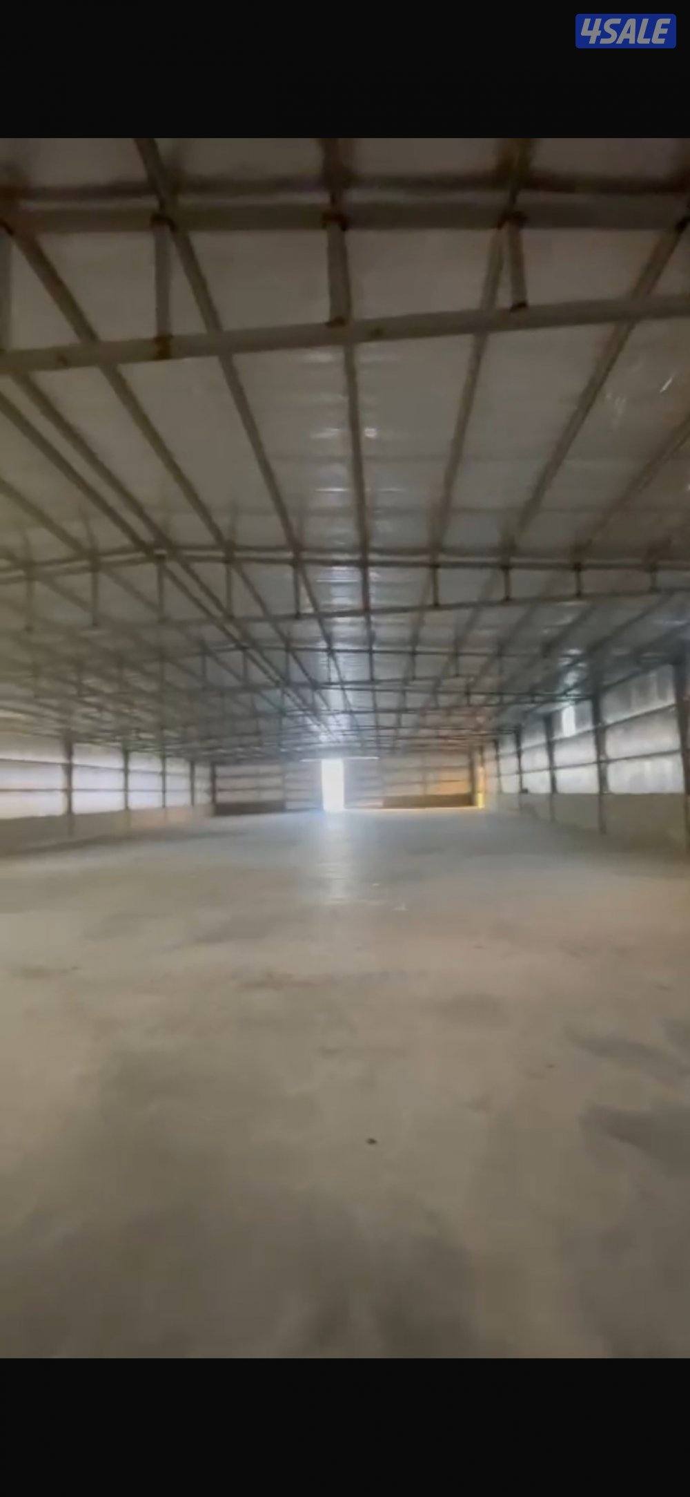 للإيجار مخازن بالصليبيه مساحات من 500 و 10001