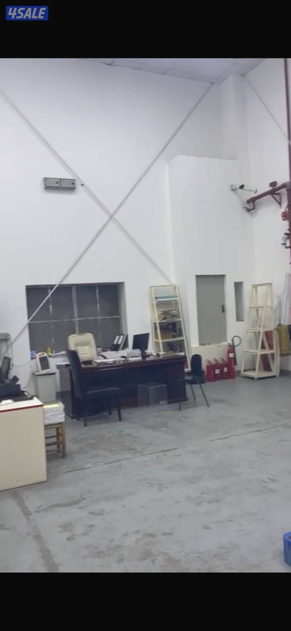 للإيجار مخازن بالصليبيه مساحات من 500 و 10004