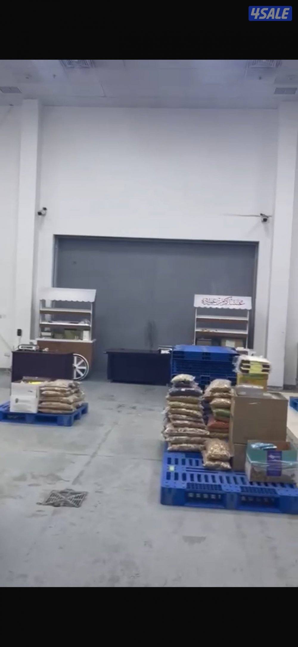 للإيجار مخازن بالصليبيه مساحات من 500 و 10005