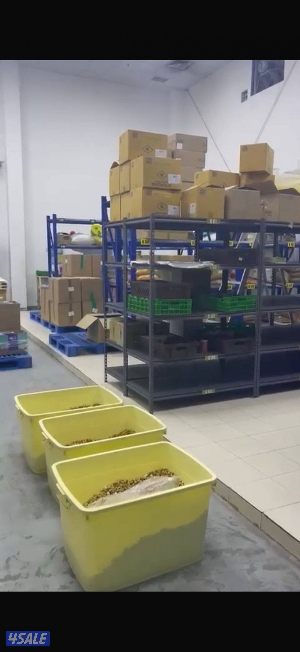 للإيجار مخازن بالصليبيه مساحات من 500 و 10006