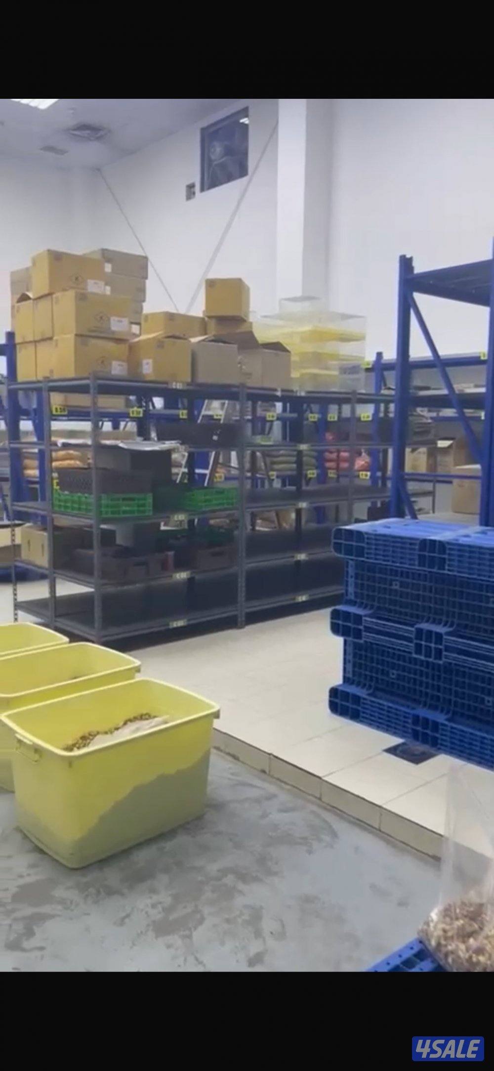 للإيجار مخازن بالصليبيه مساحات من 500 و 10007