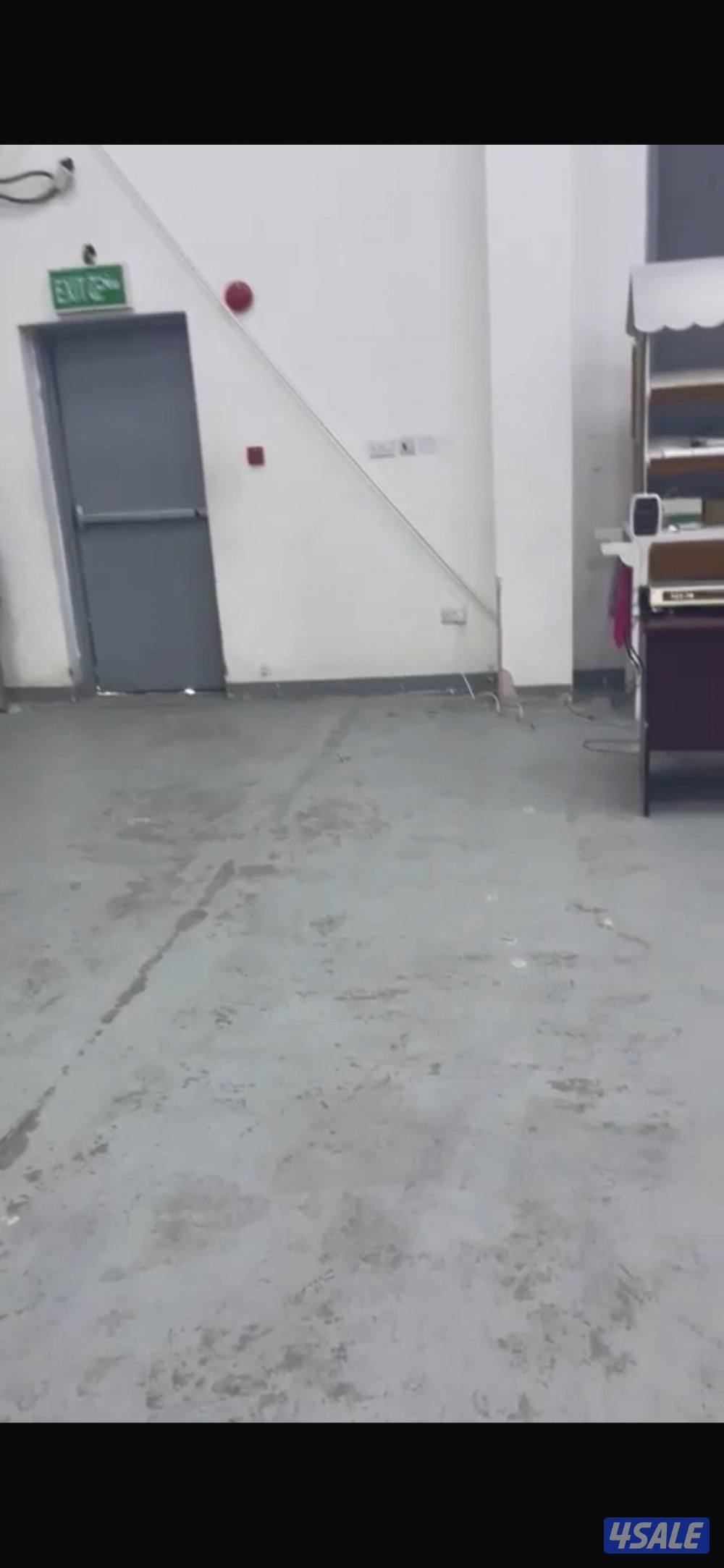 للإيجار مخازن بالصليبيه مساحات من 500 و 10008