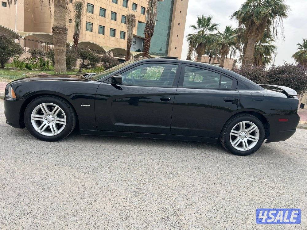 بيعه سريعه دوج شارجر موديل 2012 وارد الوكاله 8 سلندر بحاله ممتازه0