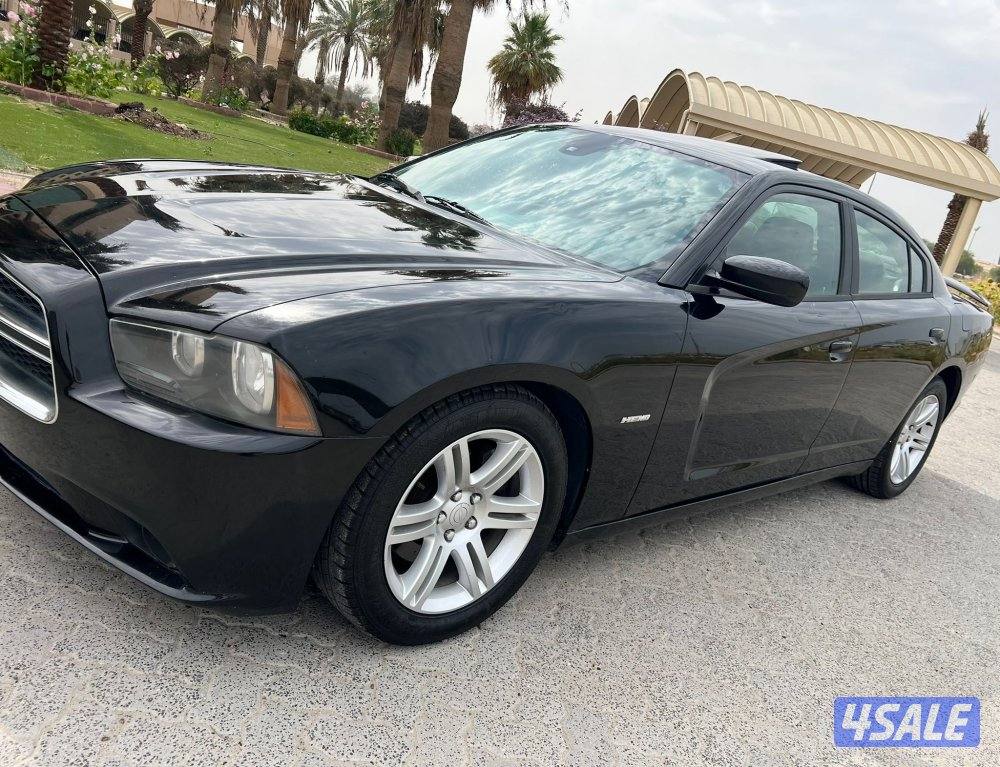 بيعه سريعه دوج شارجر موديل 2012 وارد الوكاله 8 سلندر بحاله ممتازه3