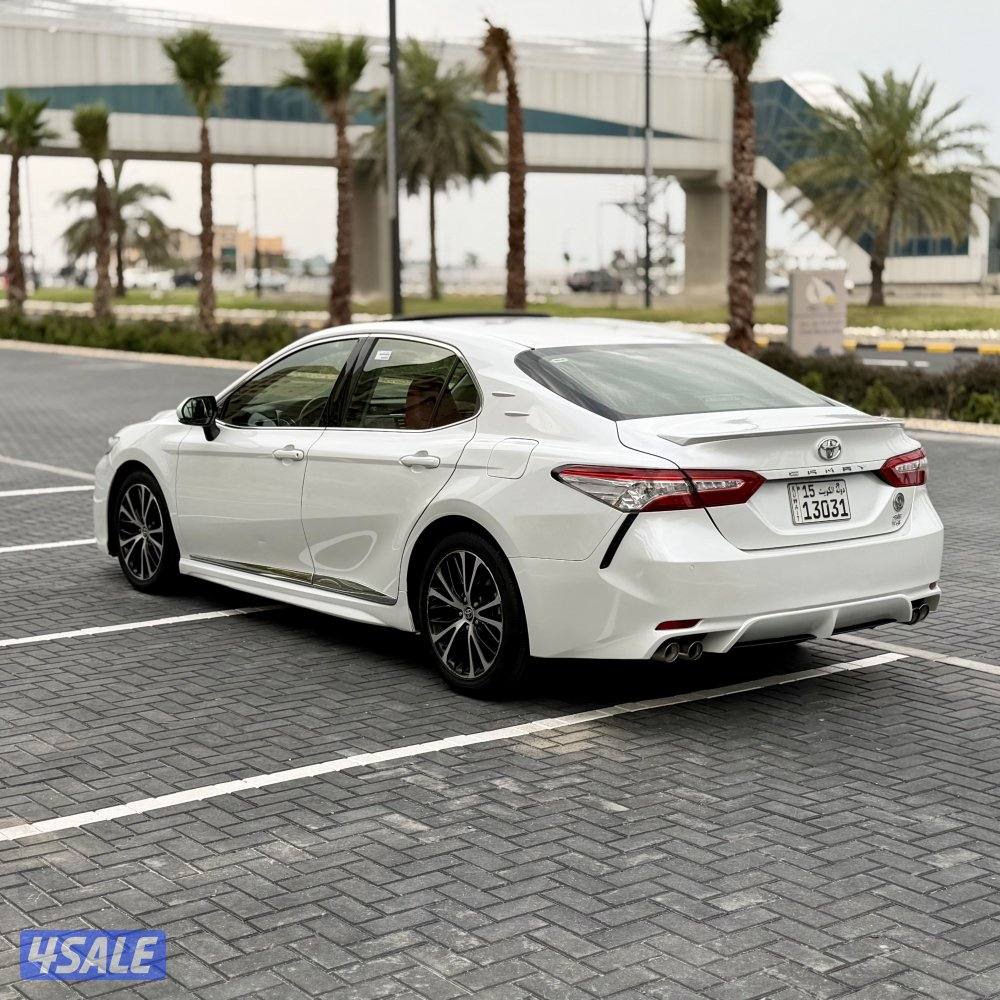 تويوتا CAMRY SE V6 2020 عداد 78 الف - صبغ الوكالة / بحالة الوكالة3
