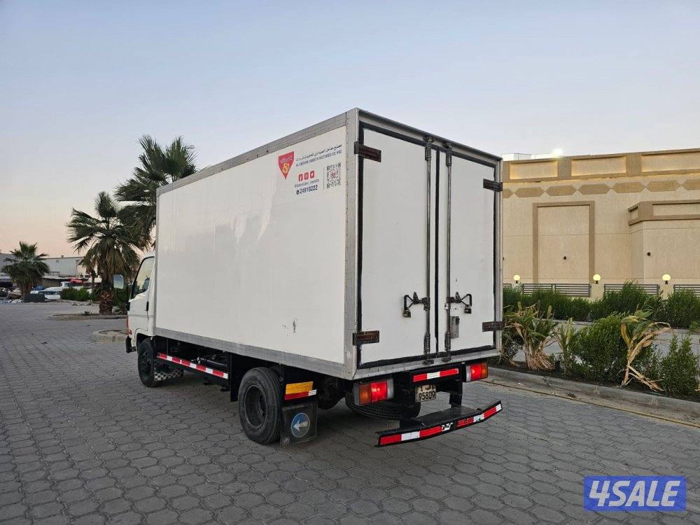 للبيع هاف لوري هيونداي الموديل 20111