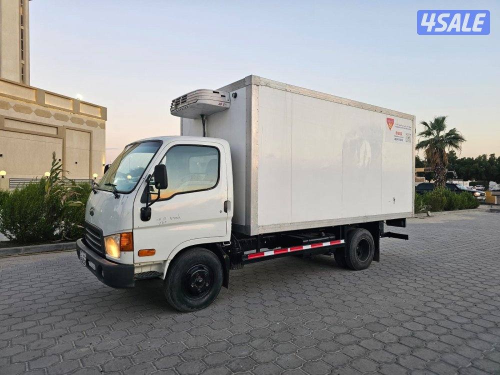 للبيع هاف لوري هيونداي الموديل 20112