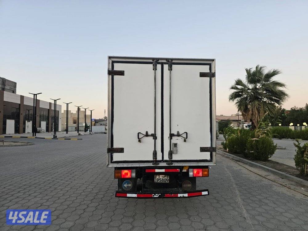 للبيع هاف لوري هيونداي الموديل 20118