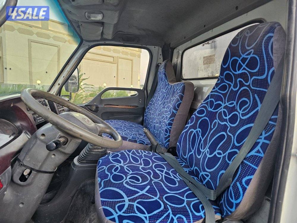 للبيع هاف لوري هيونداي الموديل 201110