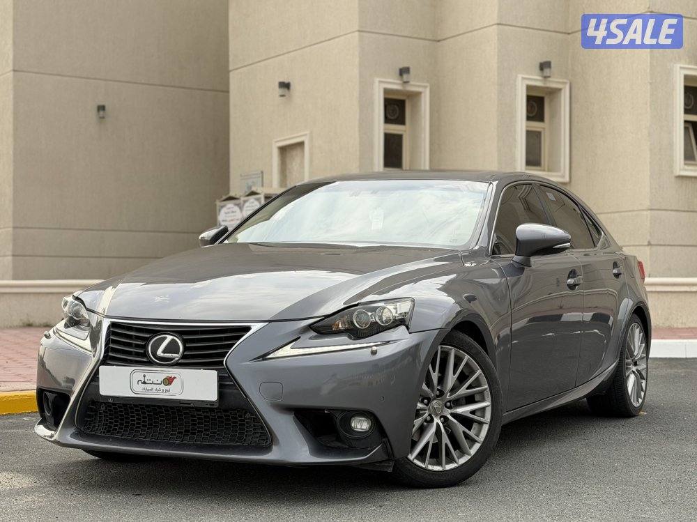 لكزس IS 250 موديل 20152