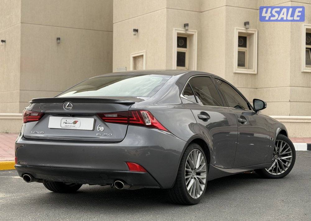 لكزس IS 250 موديل 20155