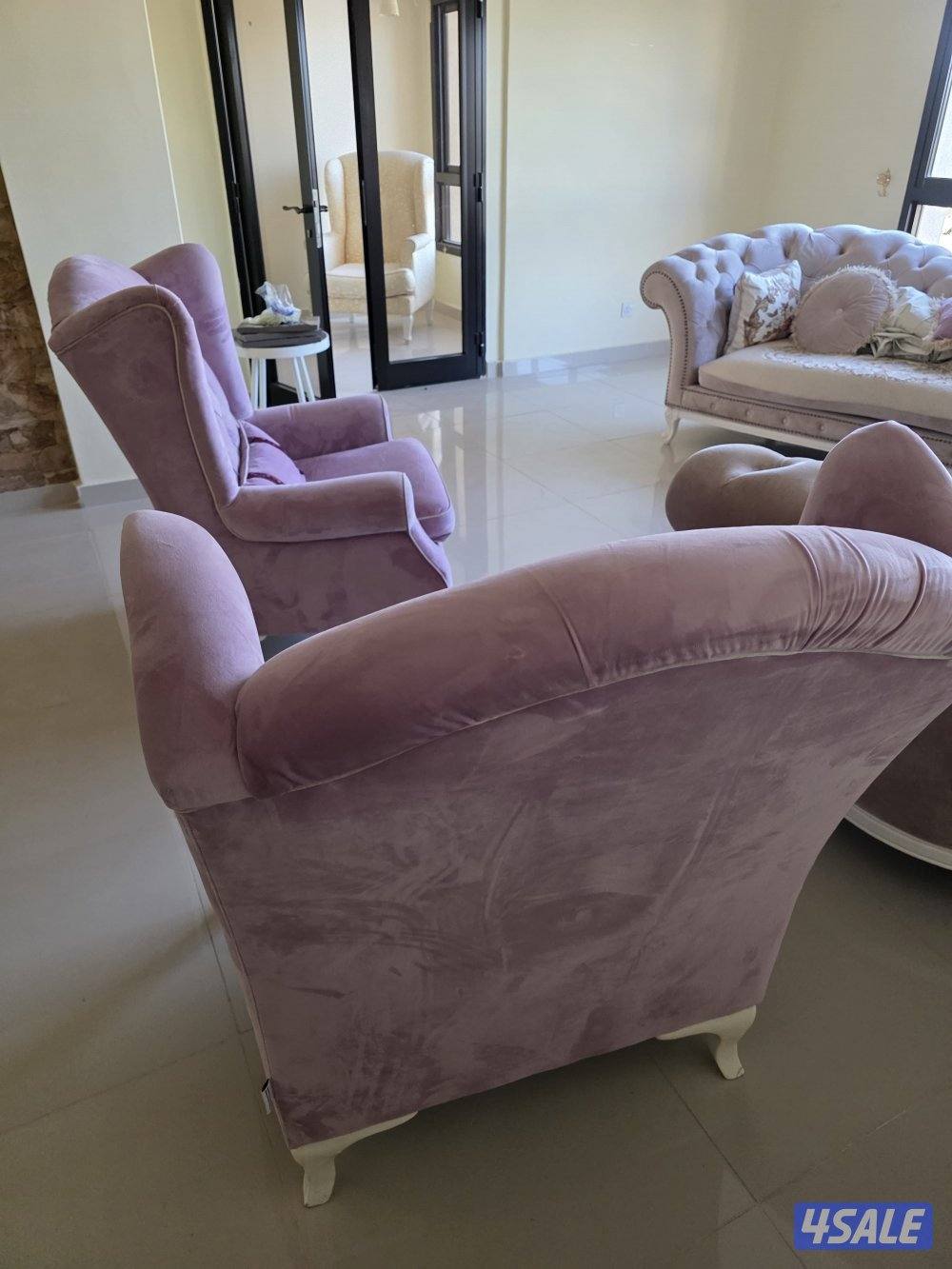 طقم كنب كلاسيك فاخر 5–7 مقاعد بحالة ممتازة – لون بيج ووردي – 180 دك قا5