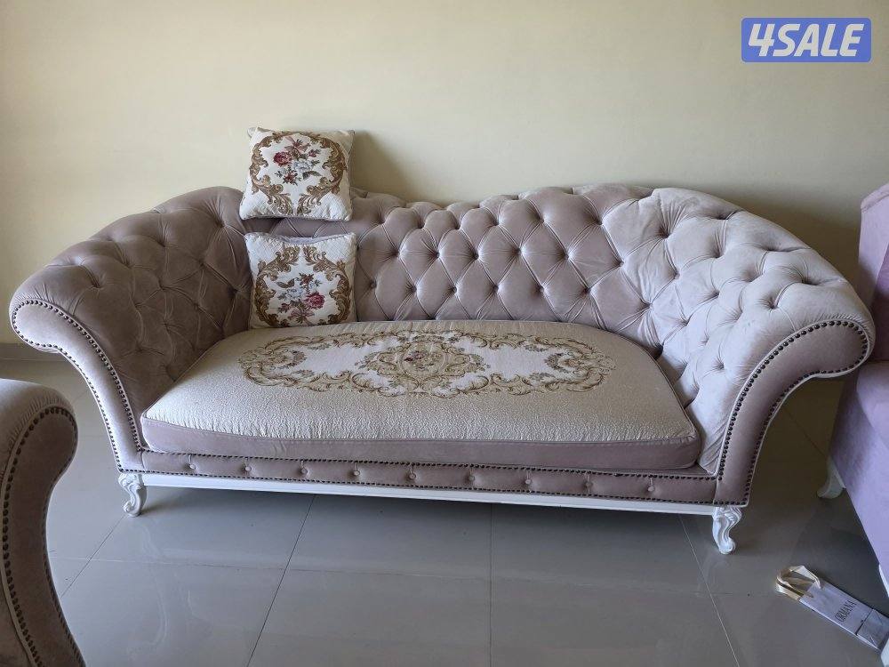 طقم كنب كلاسيك فاخر 5–7 مقاعد بحالة ممتازة – لون بيج ووردي – 180 دك قا13