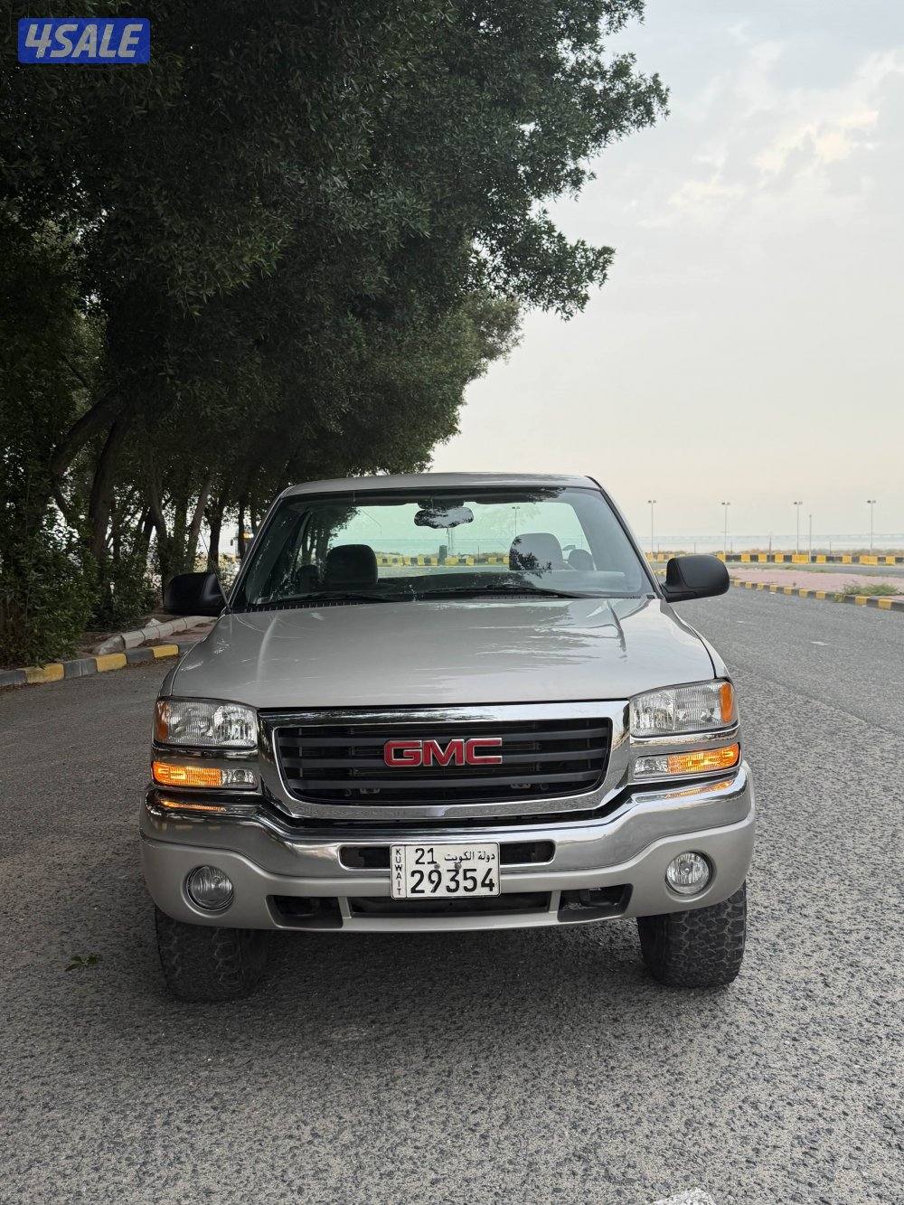 للبيع موديل 2005 شرط الفحص دبل عداد1225