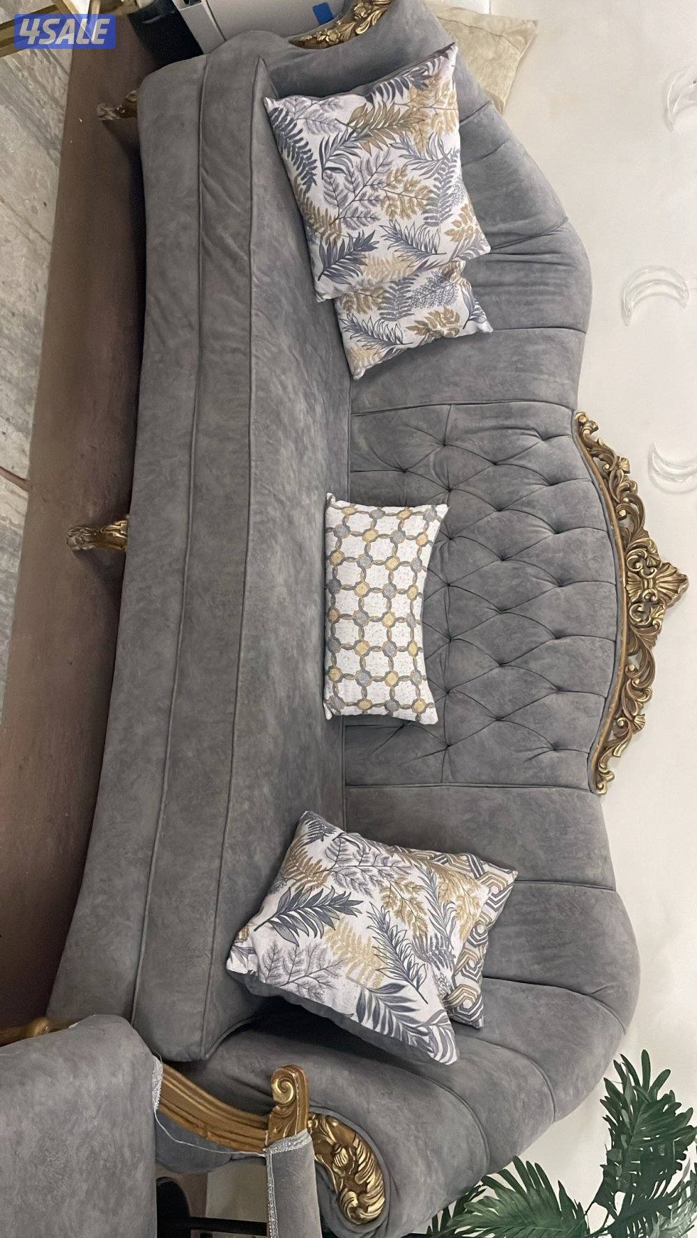 طقم كنب كامل مع طاولة الوسط3