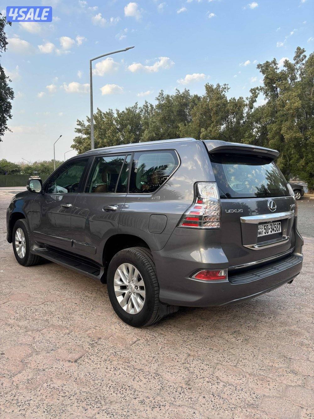 جيب لكزس موديل 20182