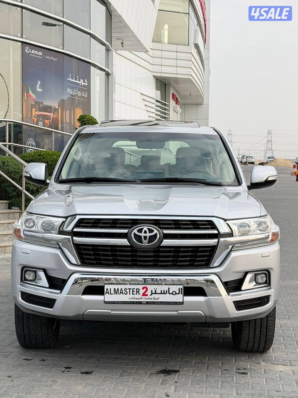 للبيع لاند كروزر GXR موديل 20212