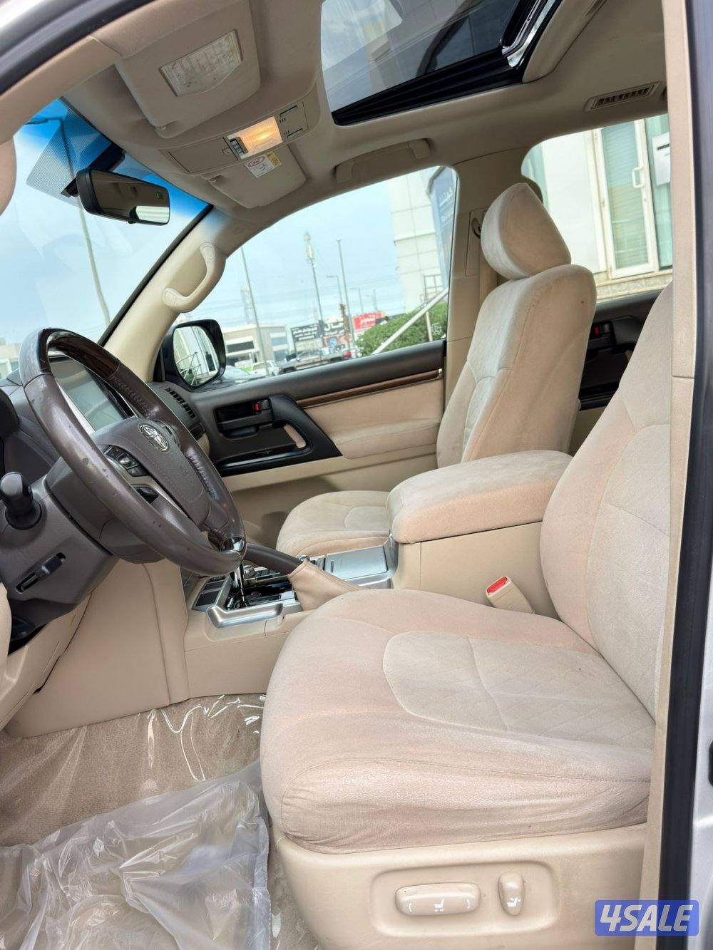 للبيع لاند كروزر GXR موديل 20216