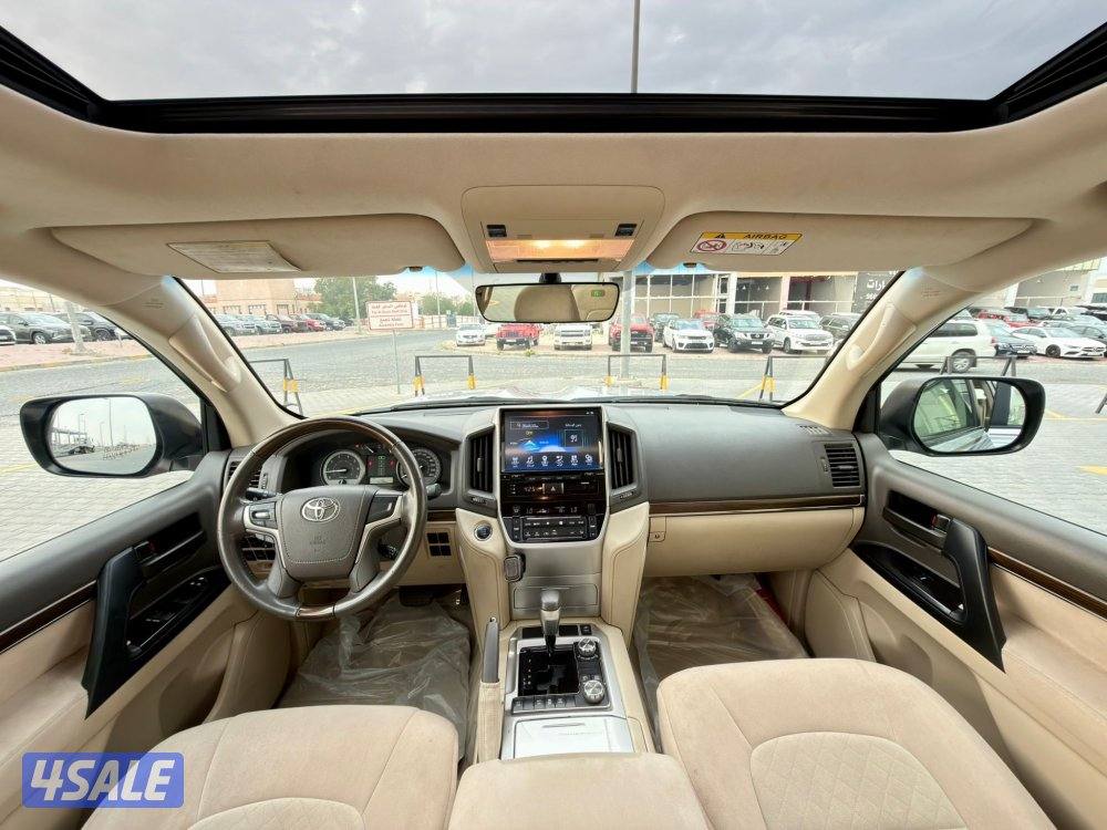 للبيع لاند كروزر GXR موديل 20218