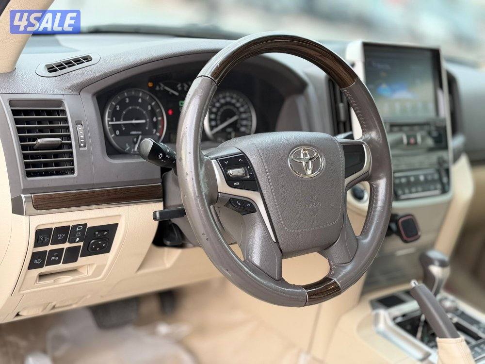 للبيع لاند كروزر GXR موديل 20219