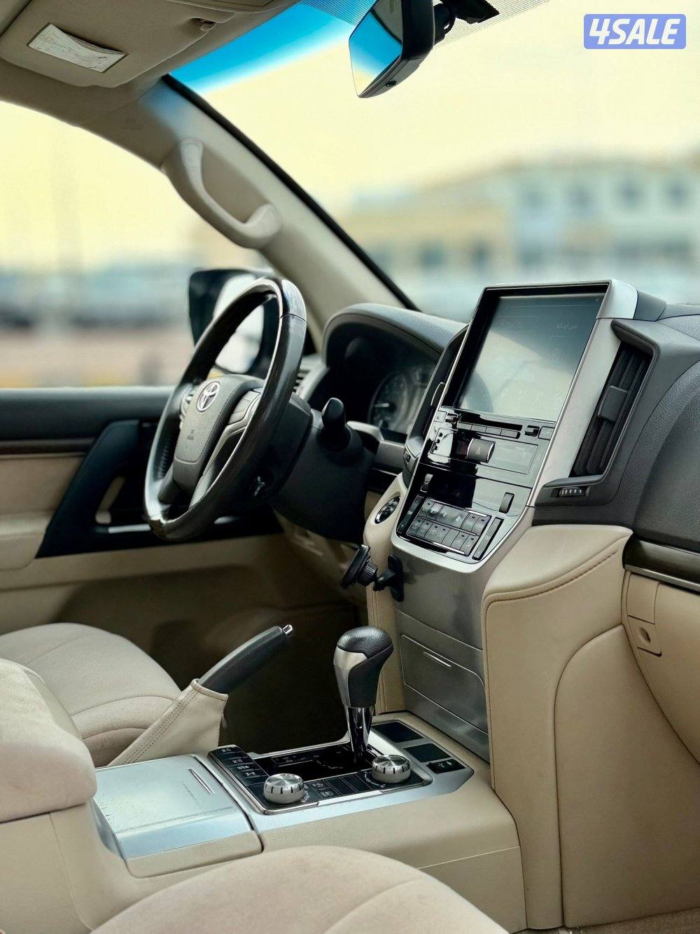 للبيع لاند كروزر GXR موديل 202110