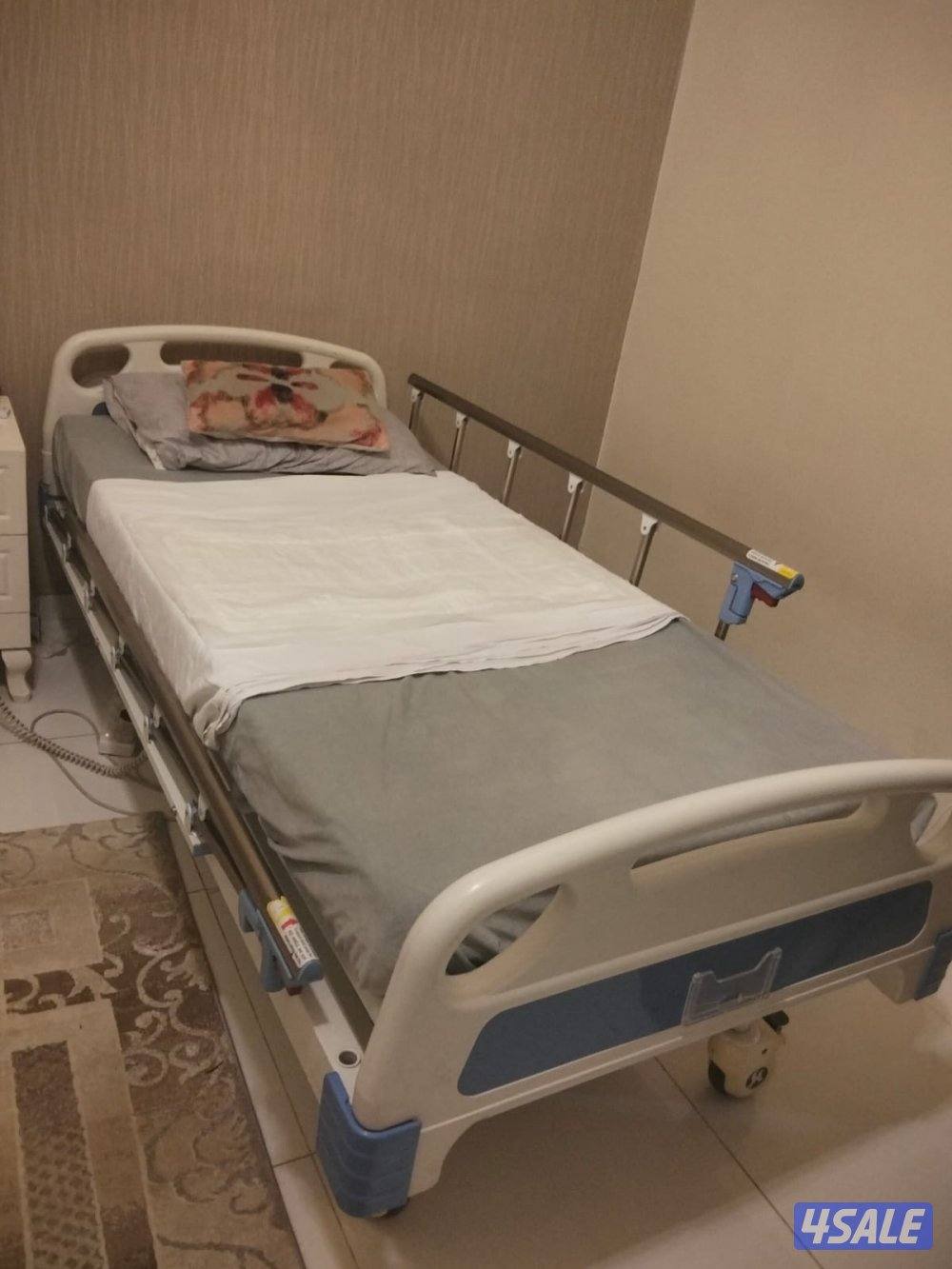 سرير طبي كهربائي  متحرك لكبار السن وذوي الاحتياجات الخاصه للاطفال4