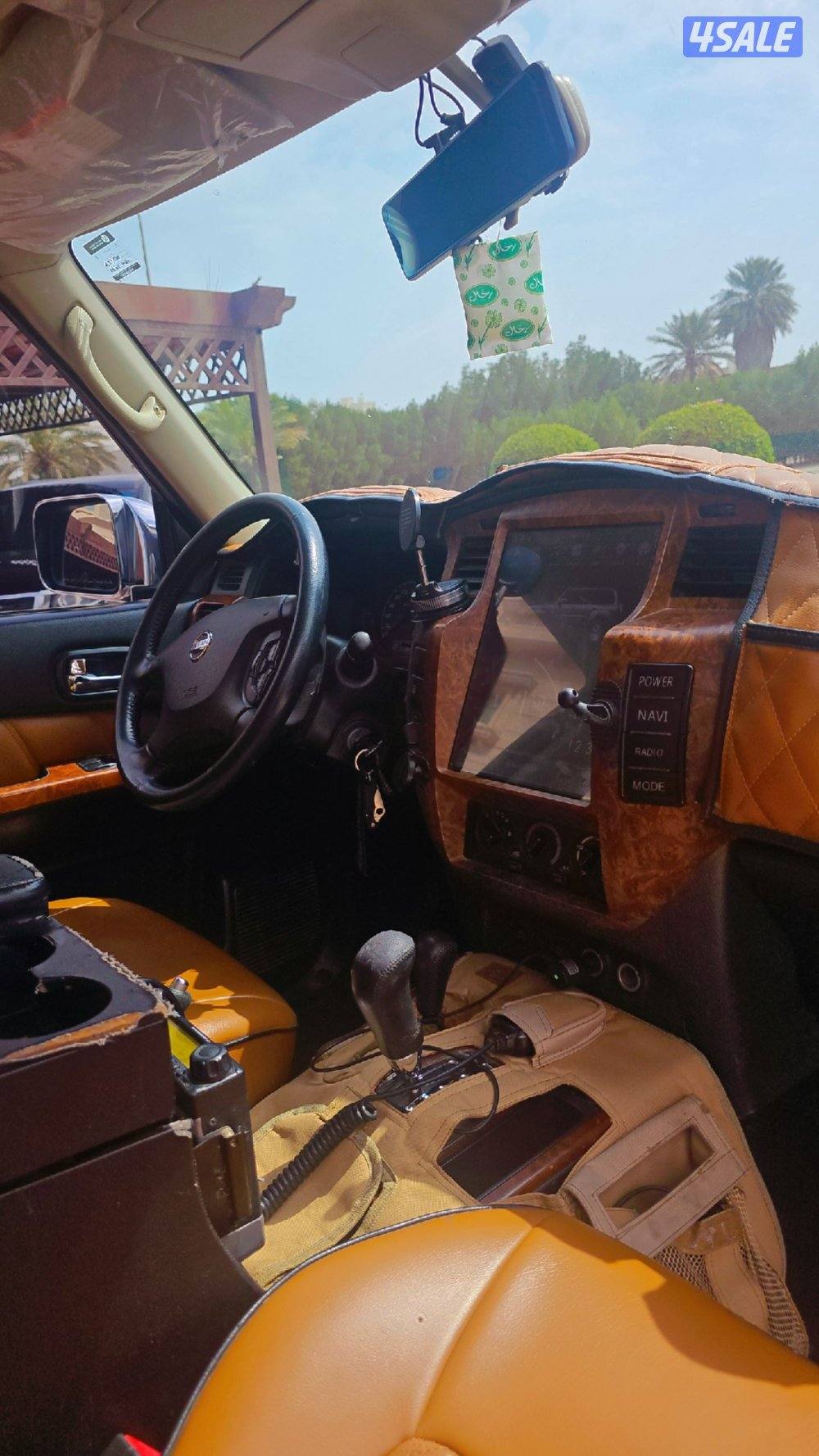 للبيع فتك موديل 2016 ذهبي من داخل تان5