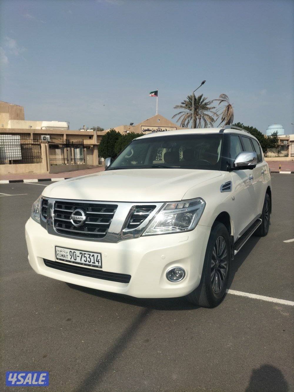 للبيع باترول 2015 بلاتينوم شرط الفحص قير مكينه شاصي بدي أربع قطع. فقط3