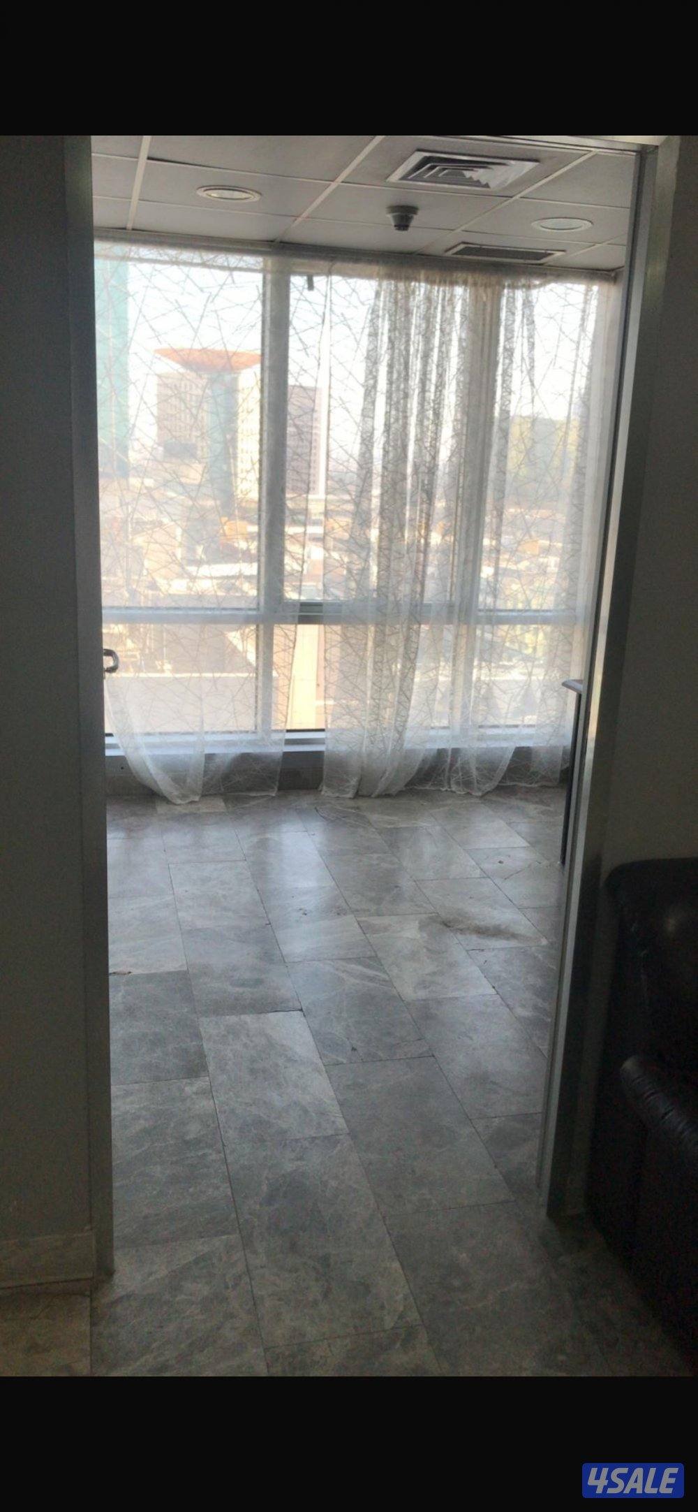 للإيجار مكتب في شرق مساحة 20 متر0