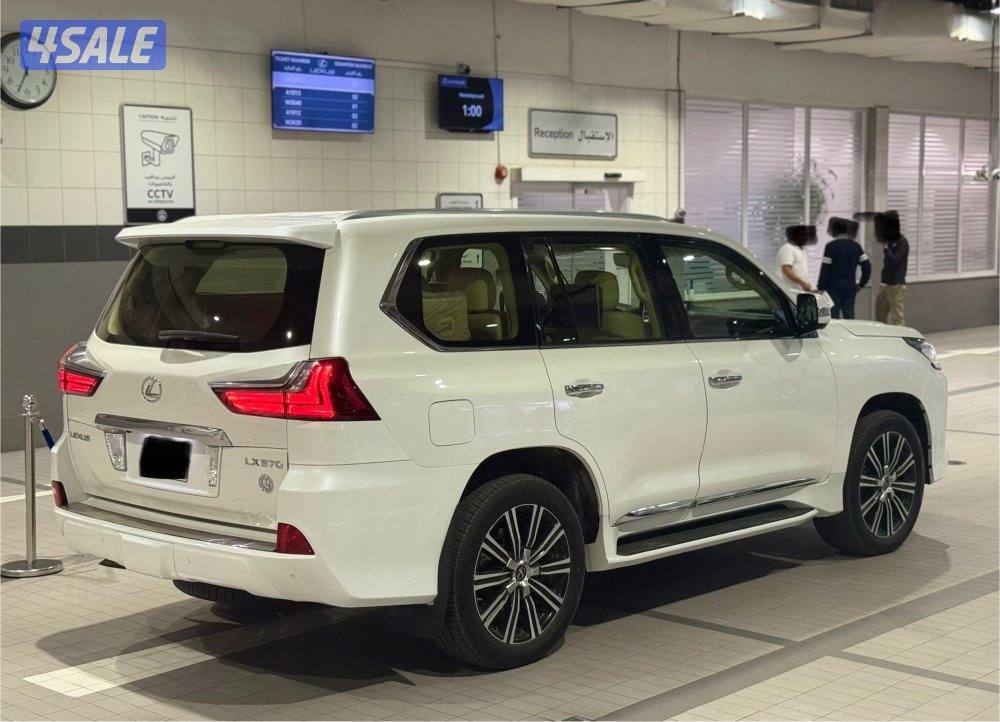 جيب لكزس LX 570 الدرجه الاولى شرط الفحص بل كامل1