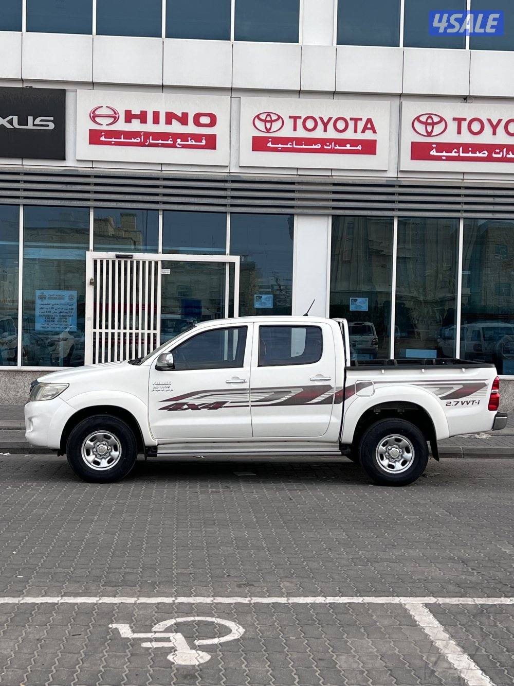 للبيع هايلوكس موديل 2012 توماتيك دبل قير شرط الفحص صبغ الوكالة0