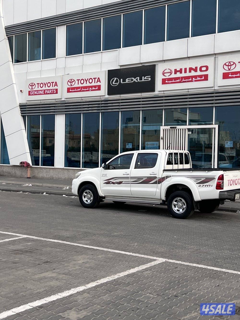 للبيع هايلوكس موديل 2012 توماتيك دبل قير شرط الفحص صبغ الوكالة3