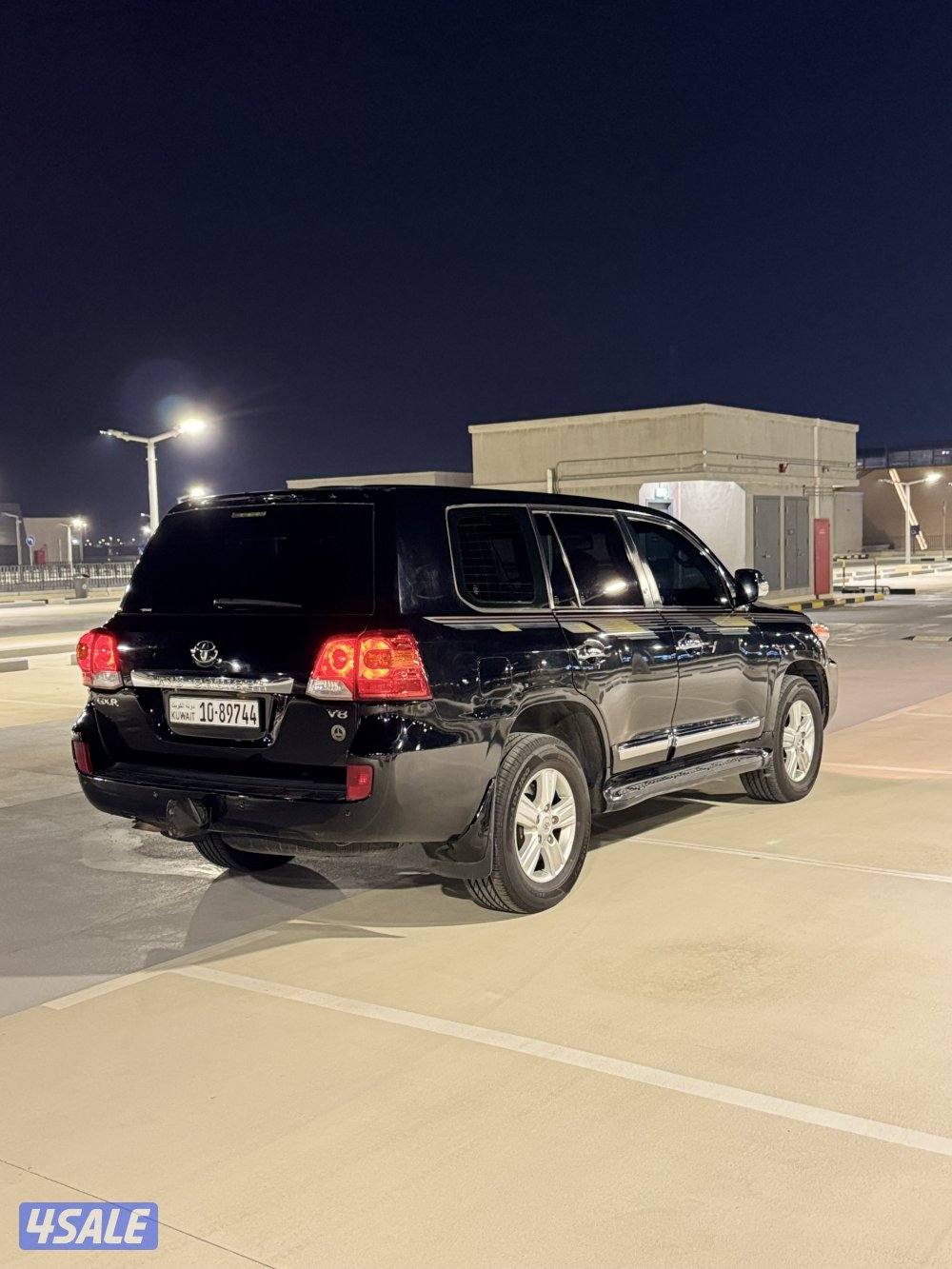 لاند كروزر اسود4