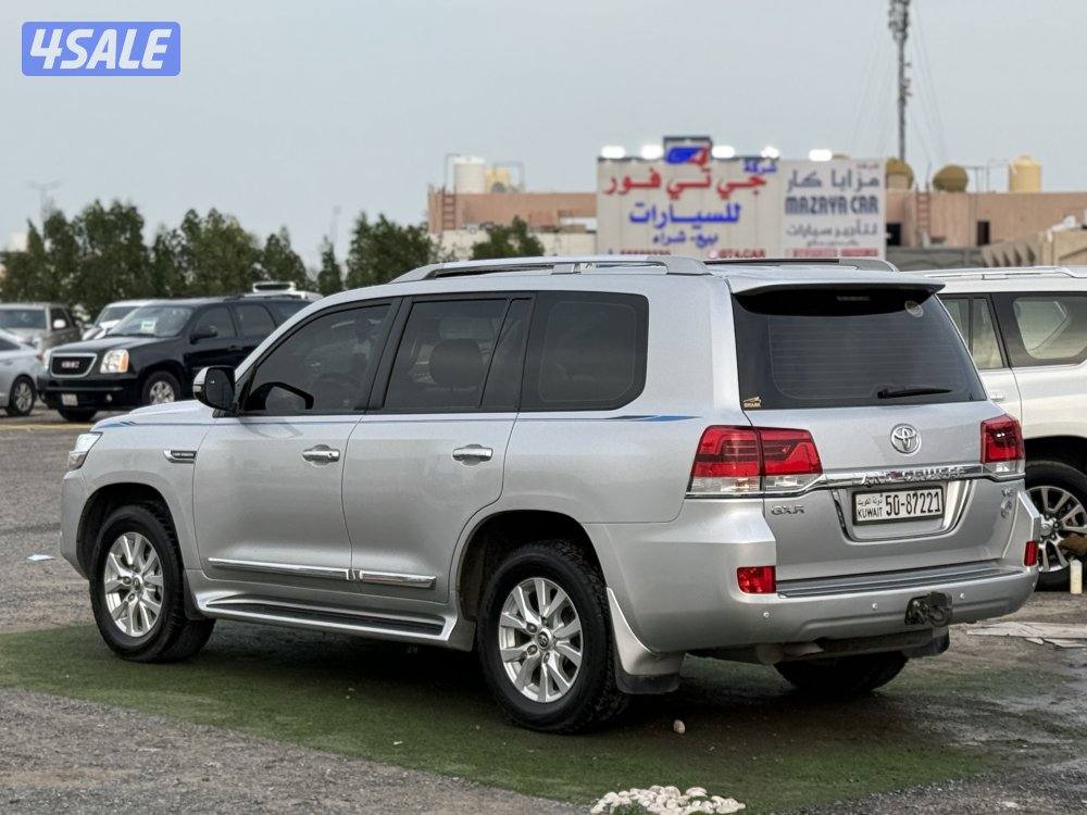 لاندكروزر GX.R - موديل 2021 - عداد 175 - وارد الساير - شرط الفحص3