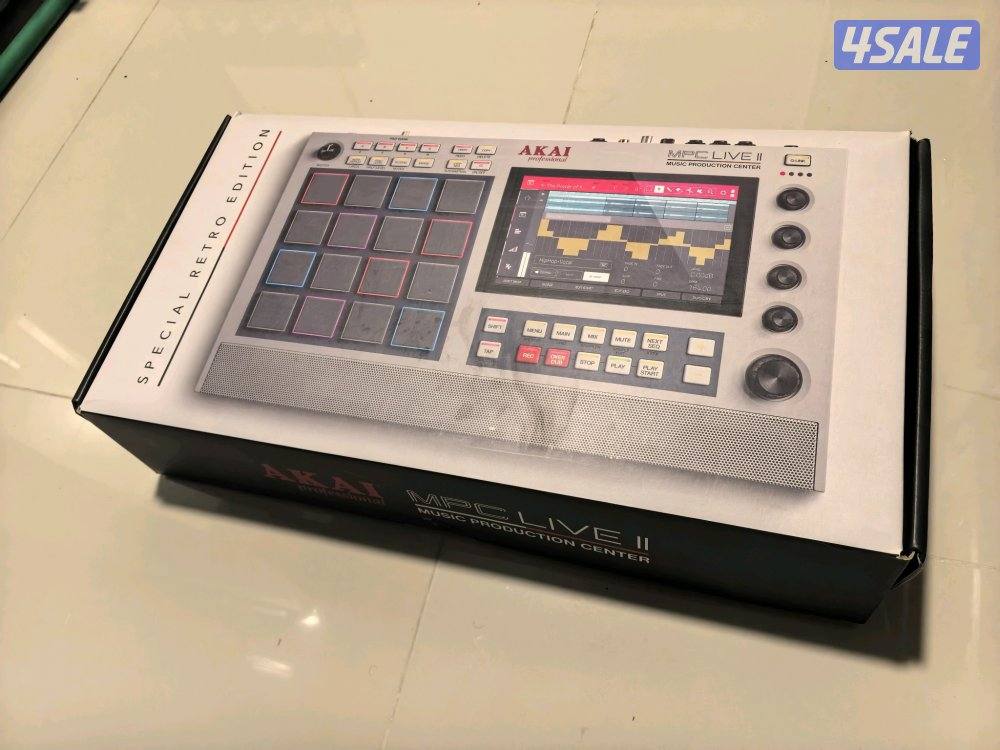 akai MPC Live 2 in box0