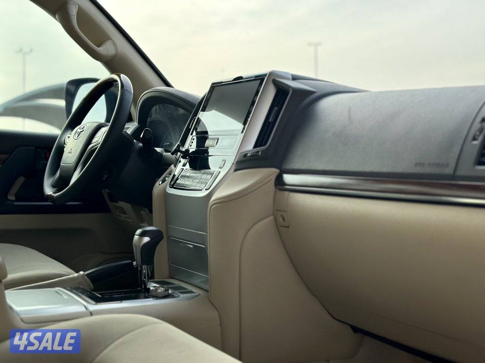 معرض القمة🚩8