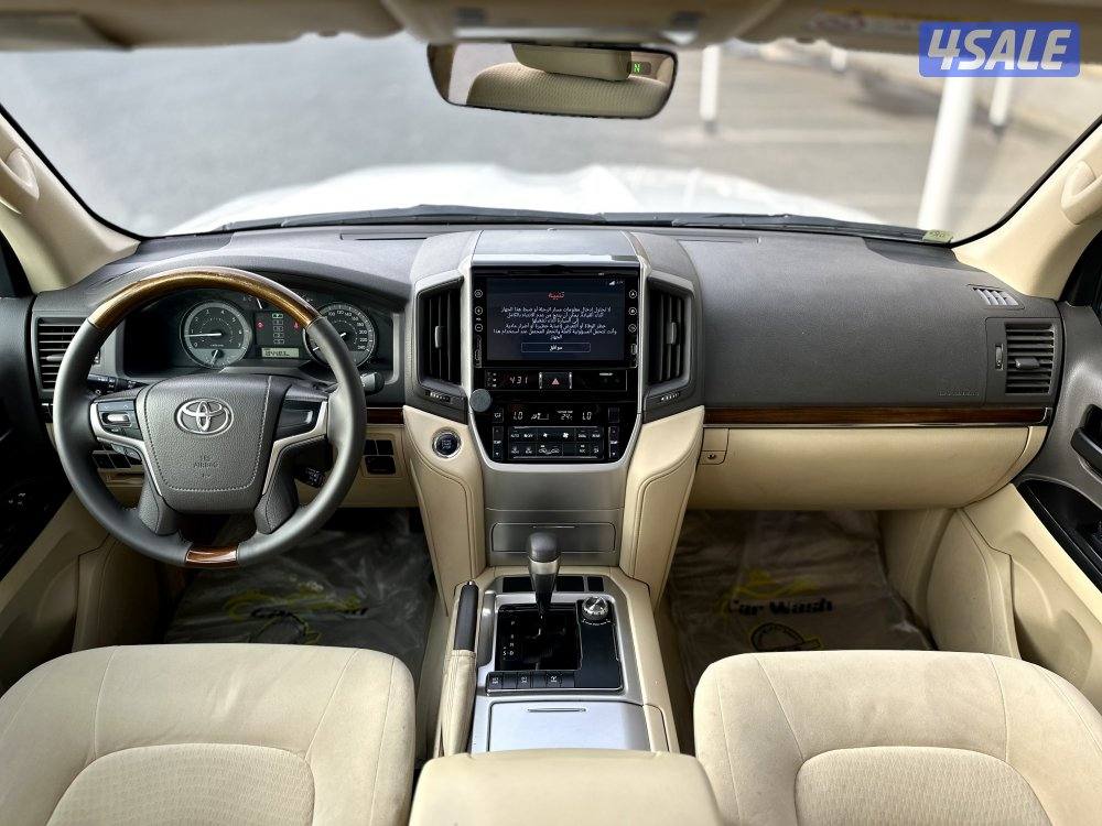 معرض القمة🚩11