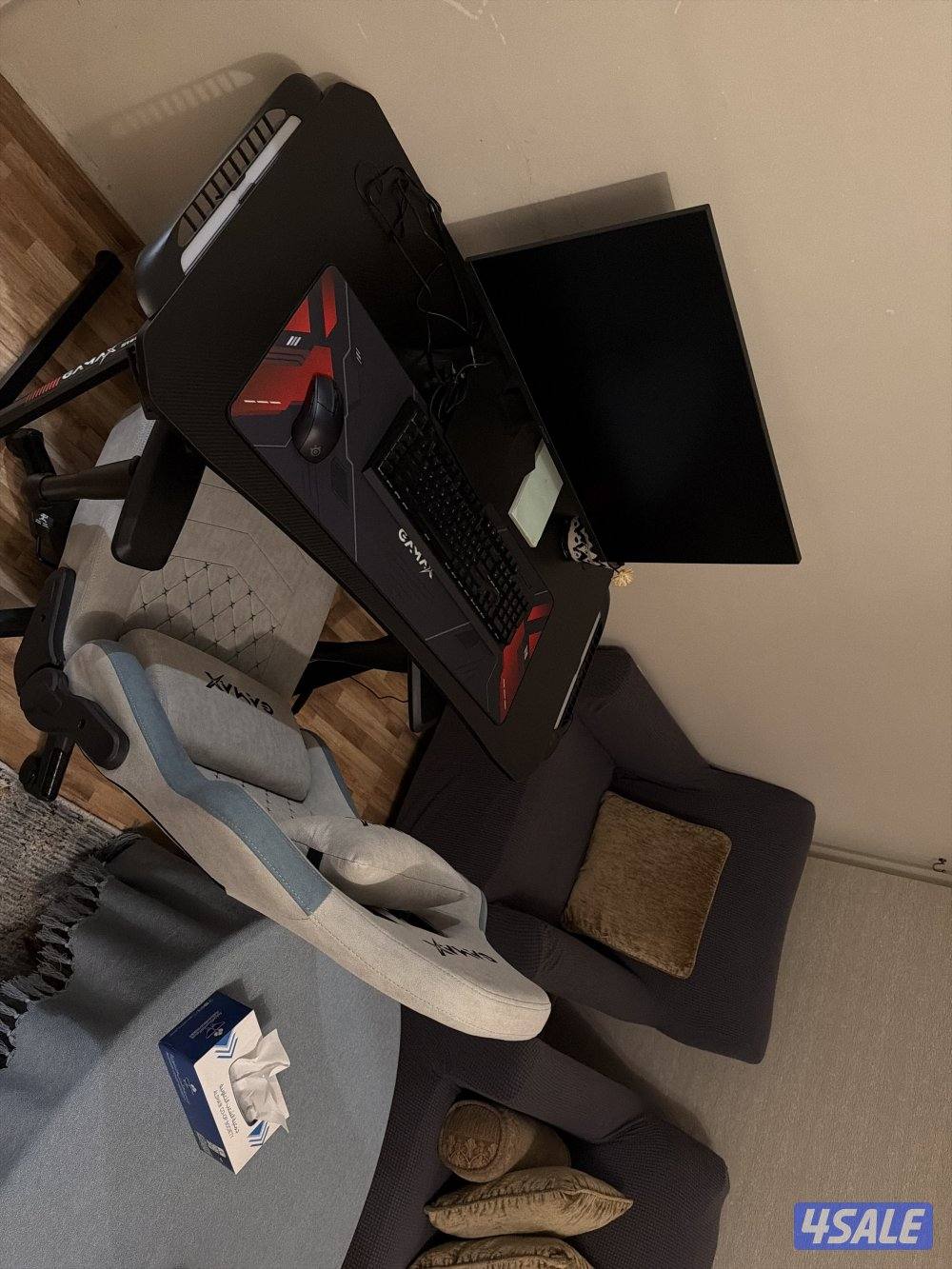 Gaming setup (Desk + Chair + Monitor + Mouse + Keyboard used 2 times)0