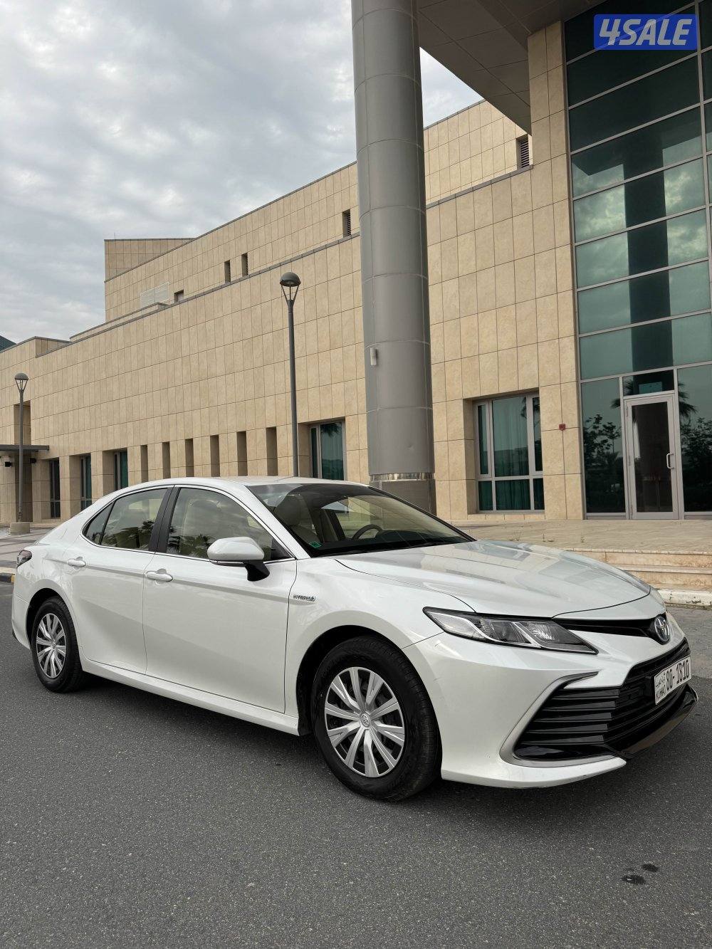 كامري LE هايبرد 2023 بحاله نادره0