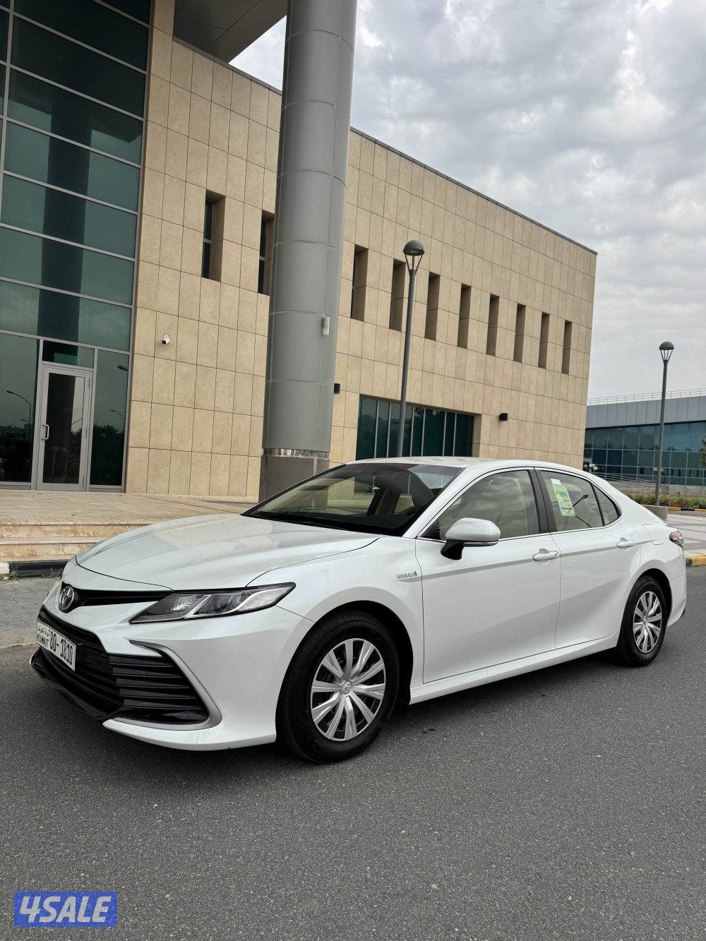 كامري LE هايبرد 2023 بحاله نادره4