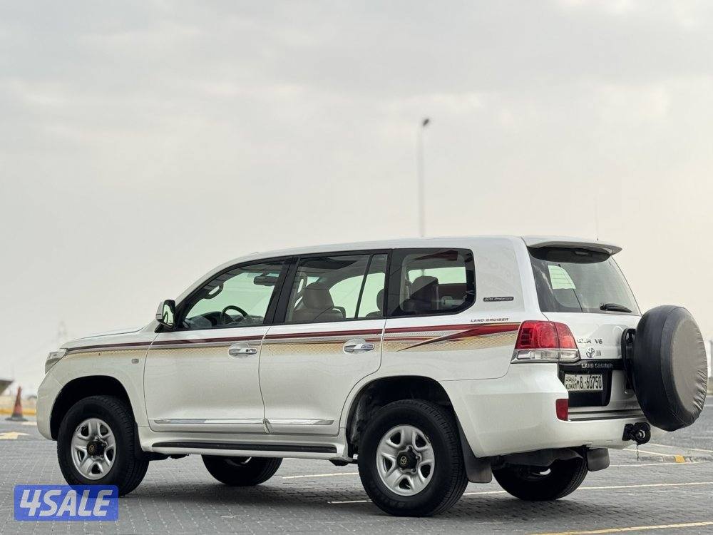 للبيع لاند كروزر GXR موديل 20102