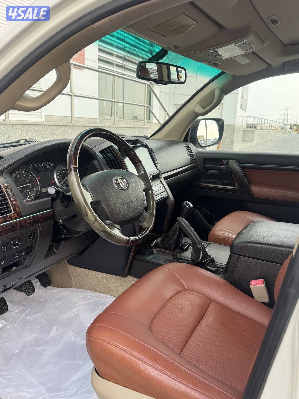 للبيع لاند كروزر GXR موديل 20106