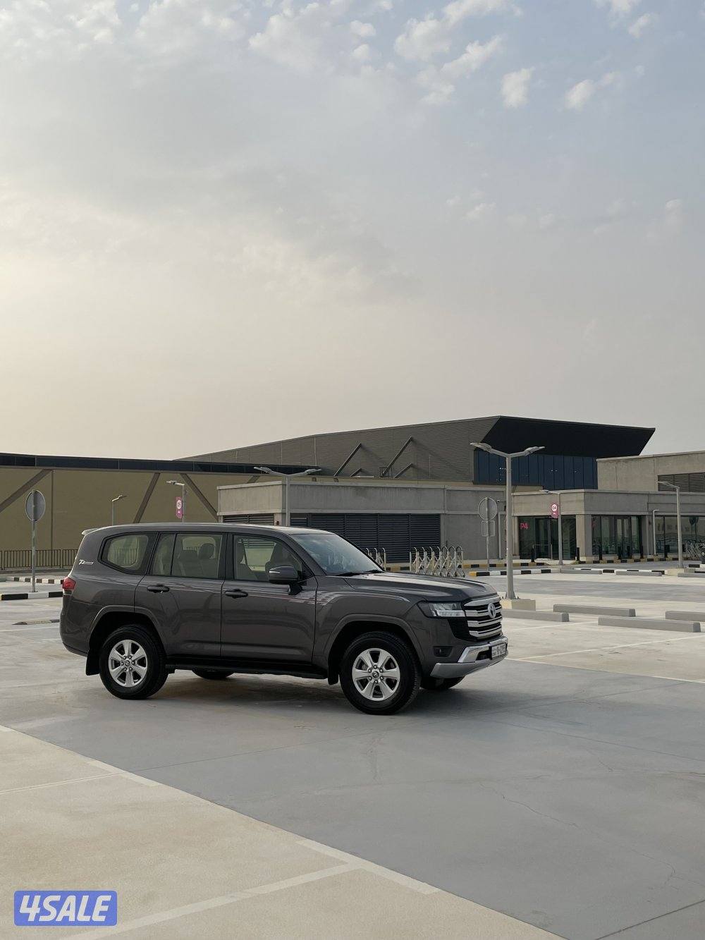 لاند كروزر GX-R1