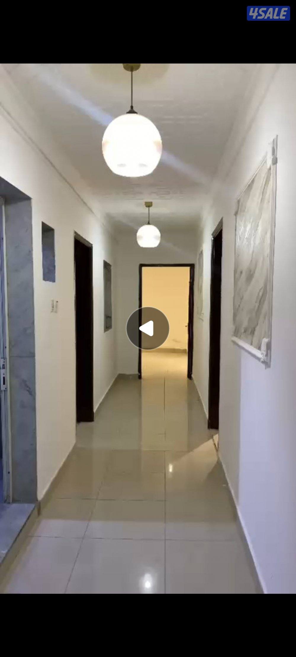 شقه نص دور كبيره ٥ غ وصاله ومطبخ وحمامين عايله0